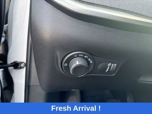 Used 2023 Jeep Compass Sport image 8