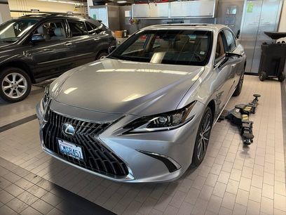 Certified 2024 Lexus ES 250 w/ Premium Package