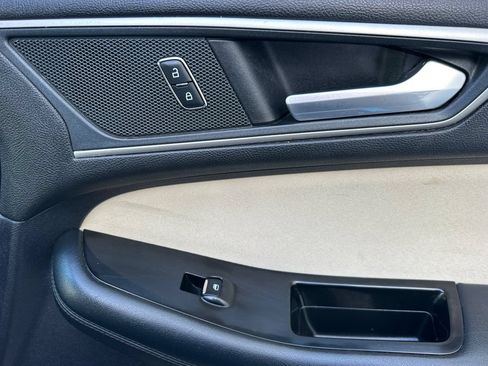 Used 2019 Ford Edge SEL AWD/4WD image 22
