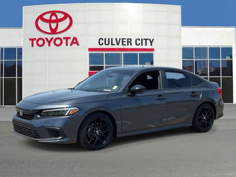 Used 2024 Honda Civic Sport image 1