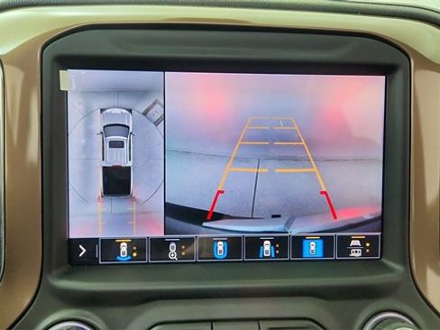 Used 2021 Chevrolet Silverado 1500 High Country w/ Technology Package image 47