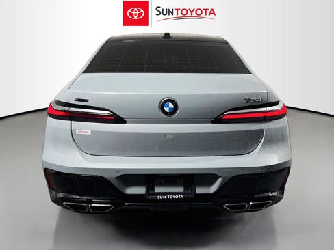 Used 2024 BMW 760i xDrive w/ Premium Package 2 AWD/4WD image 5