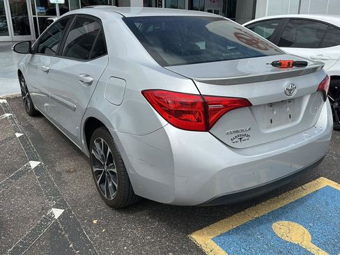 Used 2018 Toyota Corolla SE w/ Carpet Mat Package (TMS) FWD image 11