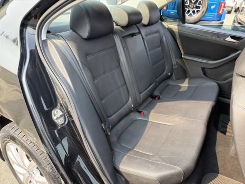 Used 2012 Volkswagen Jetta SE FWD image 18