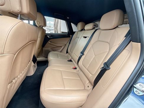 Used 2021 Porsche Macan image 26