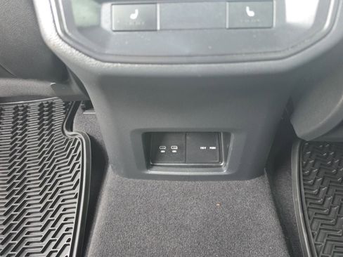Used 2024 Volkswagen Atlas Cross Sport SEL R-Line AWD/4WD image 15