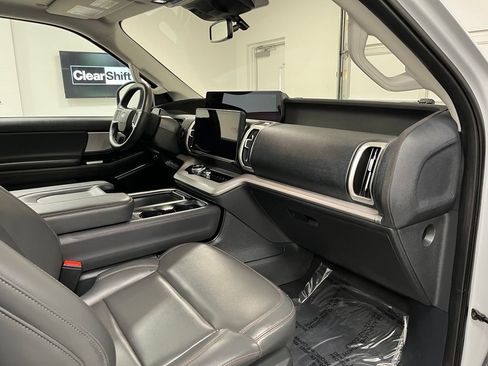 Used 2025 Ford Expedition Max Active AWD/4WD image 58