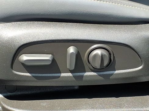 Certified 2023 Buick Enclave Essence AWD/4WD image 13