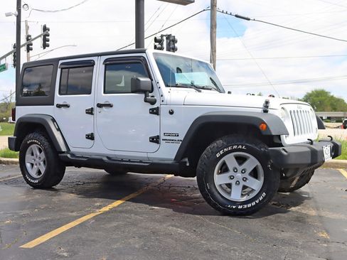 Used 2015 Jeep Wrangler Unlimited Sport w/ Quick Order Package 24S AWD/4WD image 2