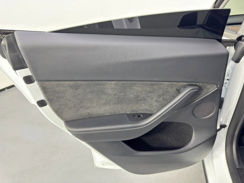 Used 2024 Tesla Model Y Long Range image 43