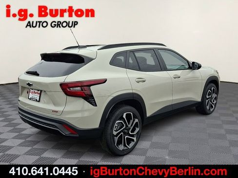 New 2026 Chevrolet Trax RS w/ Sunroof Package image 4