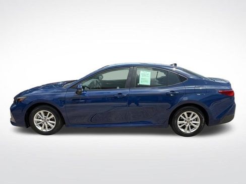 Used 2025 Toyota Camry LE FWD image 5