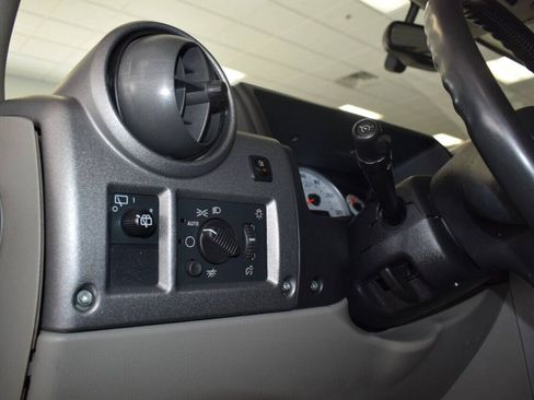 Used 2003 HUMMER H2 w/ Preferred Equipment Group AWD/4WD image 33