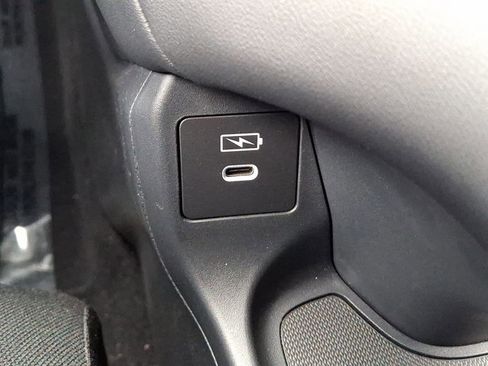 Certified 2025 Honda HR-V LX image 22