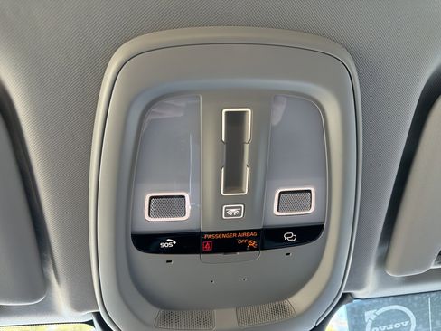 Certified 2025 Volvo XC60 B5 Plus image 29