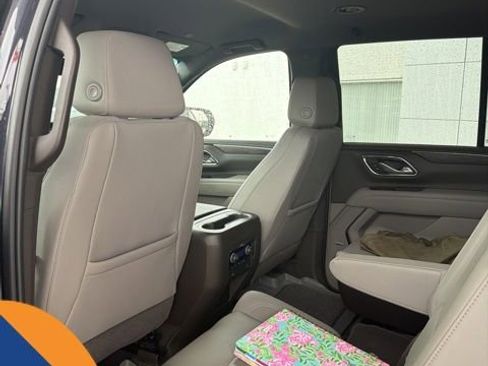 Used 2022 Chevrolet Tahoe LT w/ Luxury Package AWD/4WD image 7