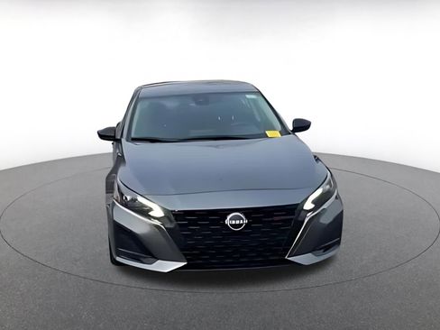 Used 2025 Nissan Altima 2.5 SR image 16