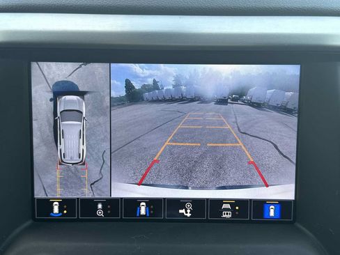 Certified 2023 GMC Acadia SLT w/ Elevation Edition FWD image 31
