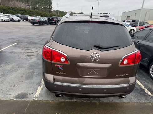 Used 2010 Buick Enclave CX w/ Driver Confidence Package image 5