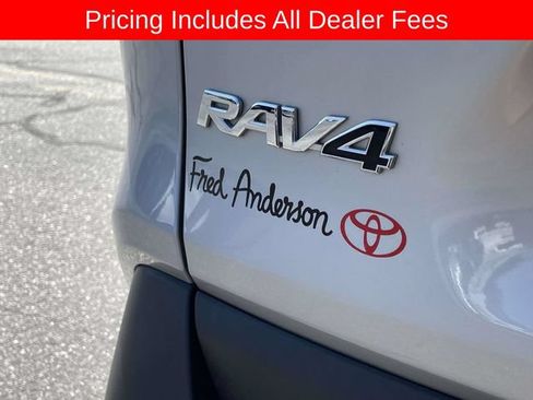 Used 2025 Toyota RAV4 XLE AWD/4WD image 11