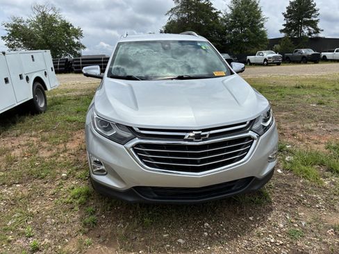 Used 2019 Chevrolet Equinox Premier FWD image 2
