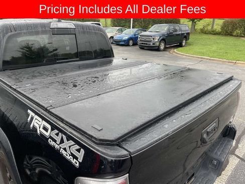 Certified 2021 Toyota Tacoma TRD Off-Road w/ Technology Package AWD/4WD image 5