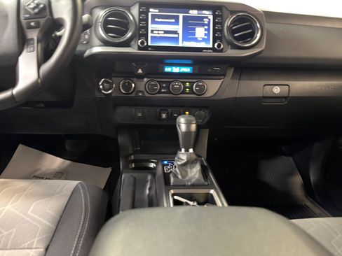 Certified 2023 Toyota Tacoma TRD Off-Road AWD/4WD image 20