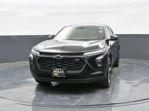 Used 2024 Chevrolet Trax RS w/ Driver Confidence Package image 2