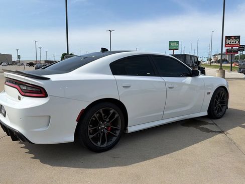 Used 2021 Dodge Charger Scat Pack w/ Plus Group RWD image 19