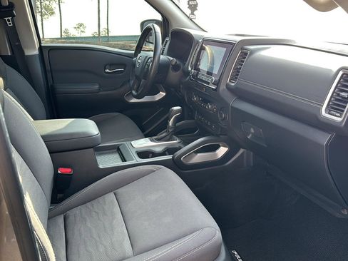 Used 2022 Nissan Frontier SV image 10