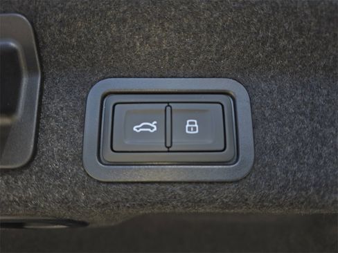 Used 2023 Audi A6 Premium Plus w/ Premium Plus Package image 30