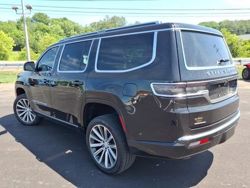 Used 2022 Jeep Grand Wagoneer Series II w/ Convenience Group III AWD/4WD image 18