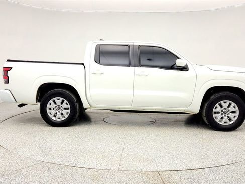 Used 2022 Nissan Frontier SV image 4