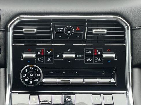 New 2025 Nissan Armada Platinum Reserve image 24