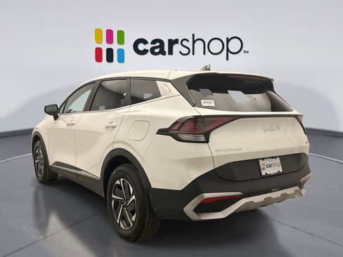 Used 2023 Kia Sportage LX image 3