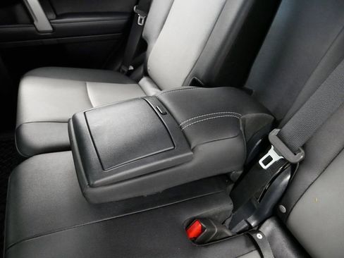 Used 2020 Toyota 4Runner SR5 Premium image 10