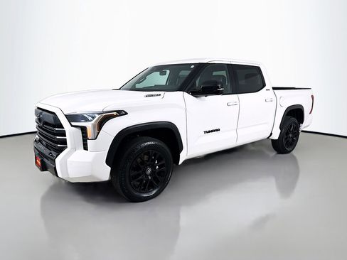 Used 2025 Toyota Tundra Limited AWD/4WD image 3