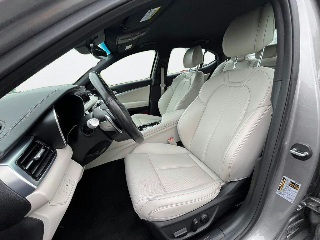 Used 2025 Genesis G70 2.5T AWD/4WD image 8