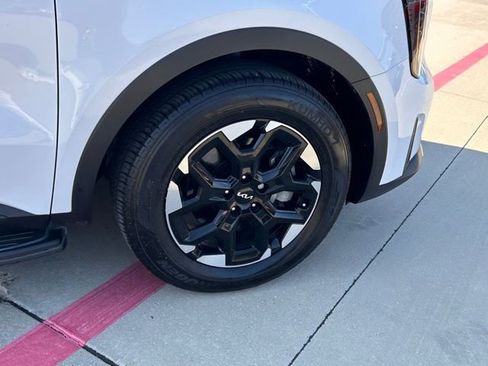 Used 2025 Kia Sorento S image 16