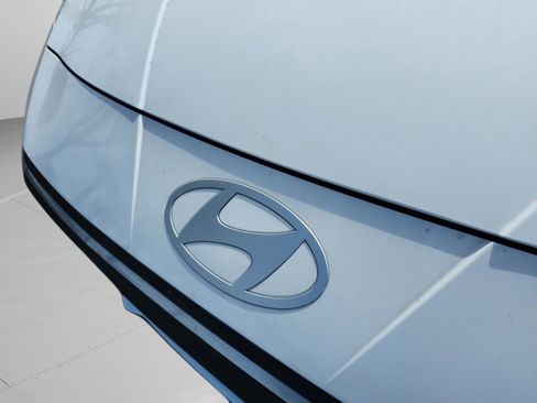 Certified 2025 Hyundai Elantra Sport image 29