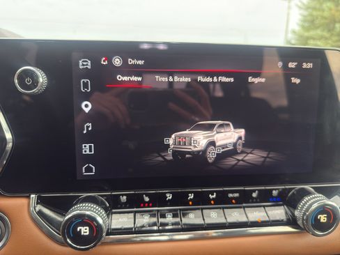 Used 2025 GMC Canyon AT4 w/ Technology Plus Package AWD/4WD image 18