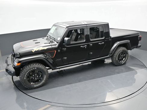 Used 2024 Jeep Gladiator Sport image 30