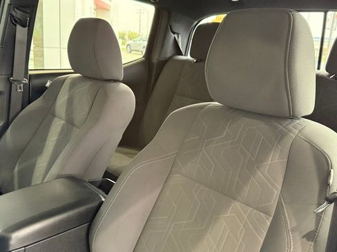 Used 2019 Toyota Tacoma TRD Sport image 19