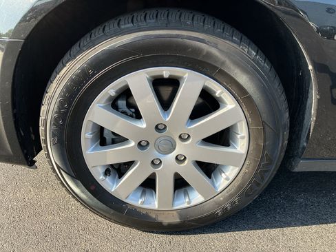 Used 2016 Chrysler Town & Country Touring FWD image 11