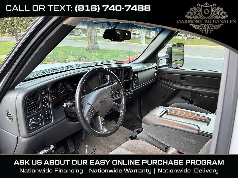 Used 2005 Chevrolet Silverado 3500 LS AWD/4WD image 25