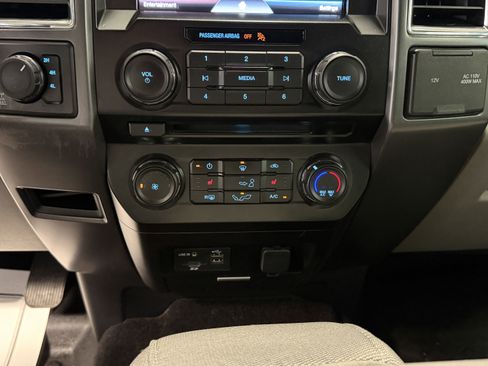 Used 2015 Ford F150 XLT w/ Equipment Group 302A Luxury image 7