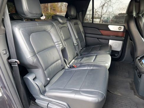 Used 2023 Lincoln Navigator L Reserve AWD/4WD image 32