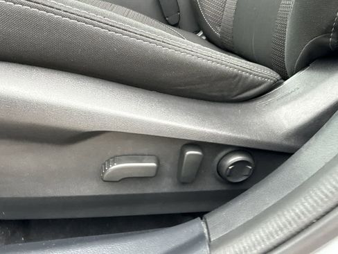 Used 2025 Subaru Outback Premium w/ Popular Package #1A image 16