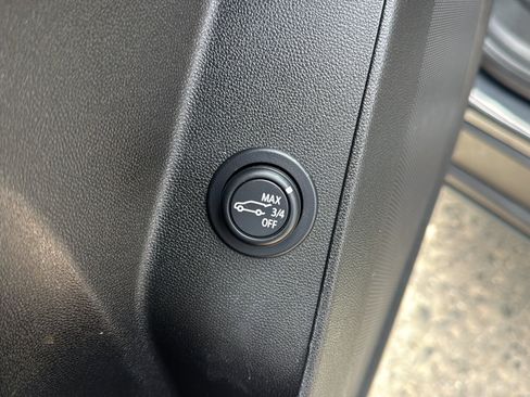 Used 2022 Chevrolet Equinox LT AWD/4WD image 17