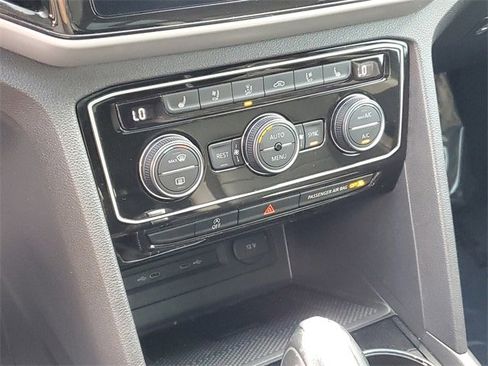 Certified 2021 Volkswagen Atlas SEL Premium image 29